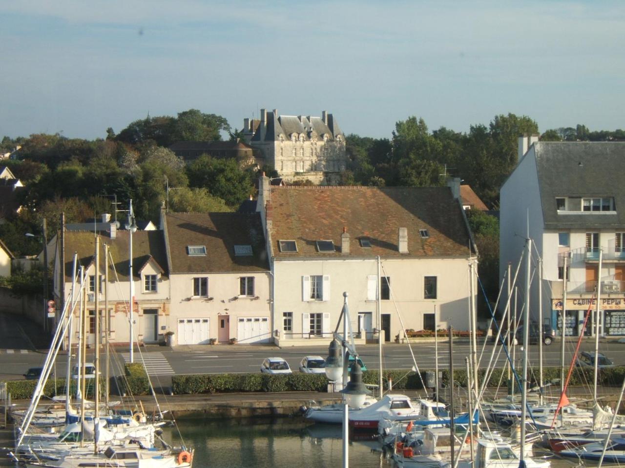 Chateau De Courseulles 외부 사진